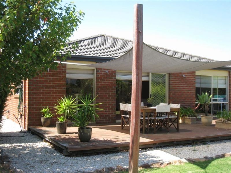 14 Lakeside Court, Safety Beach VIC 3936