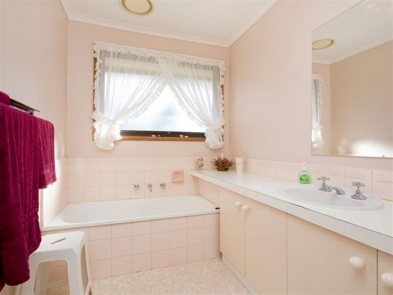 7 Knott Street, Safety Beach VIC 3936