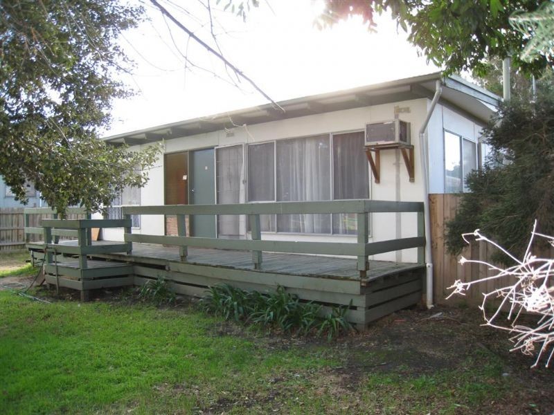 27 Iluka Street, Safety Beach VIC 3936