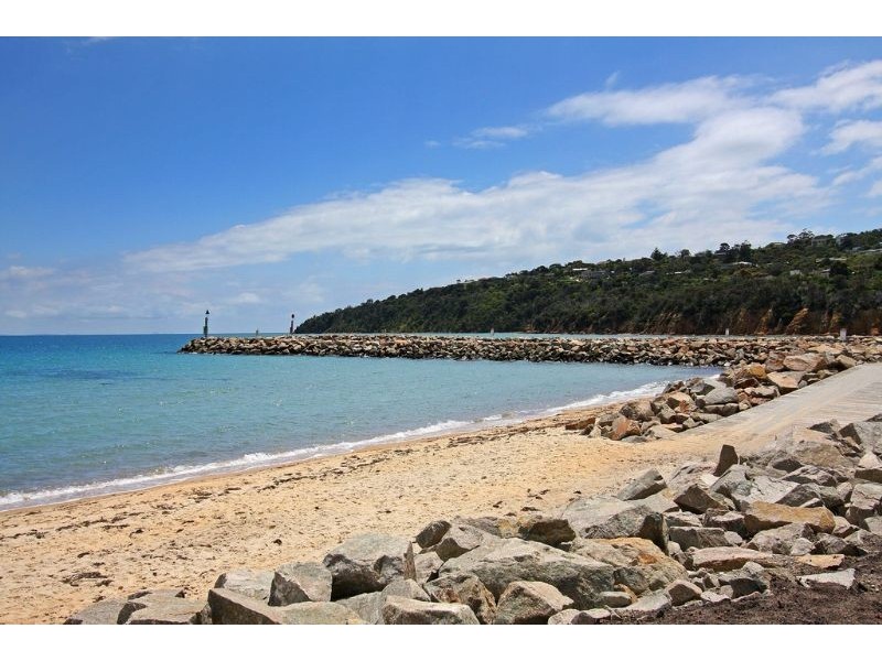 311 Dromana Parade, Safety Beach VIC 3936