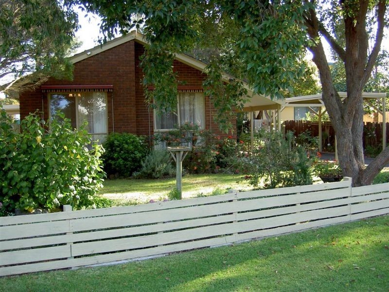 24 Hamilton Street, Safety Beach VIC 3936