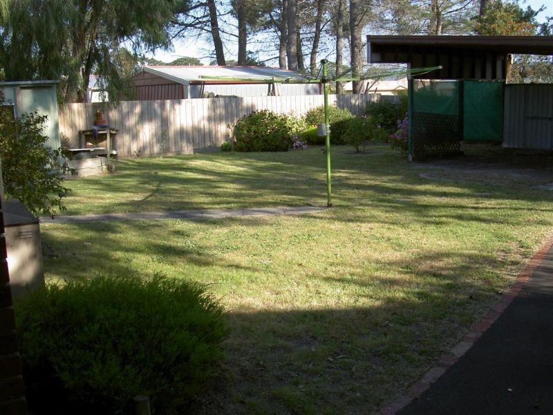 24 Hamilton Street, Safety Beach VIC 3936