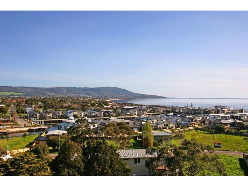 8 Omuna Court, Safety Beach VIC 3936