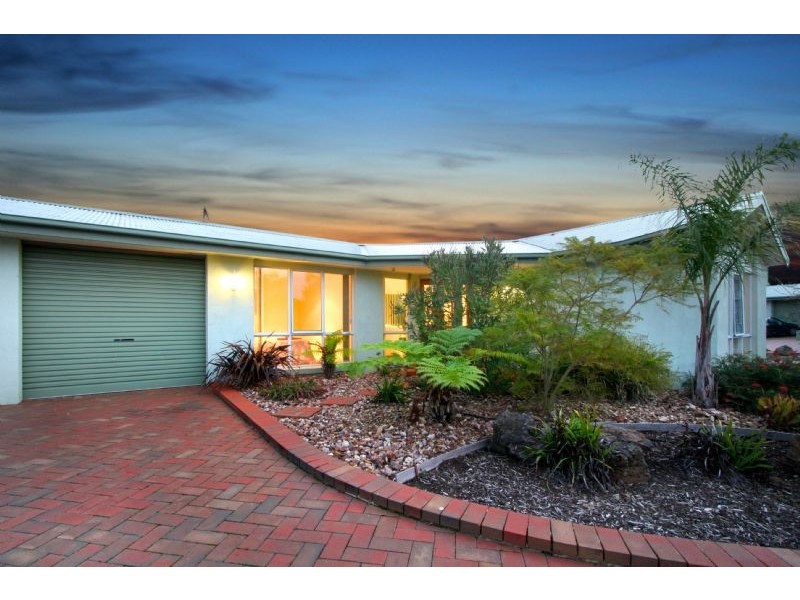 18 Valley Court, Safety Beach VIC 3936
