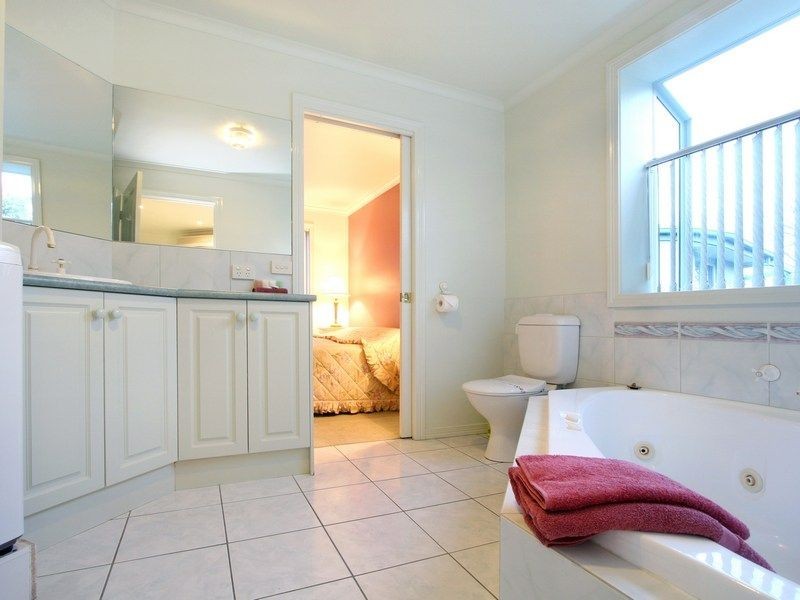 18 Valley Court, Safety Beach VIC 3936