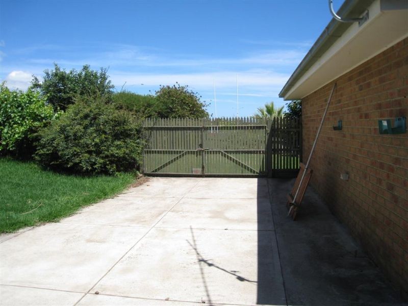 18/113 Country Club Drive, Safety Beach VIC 3936