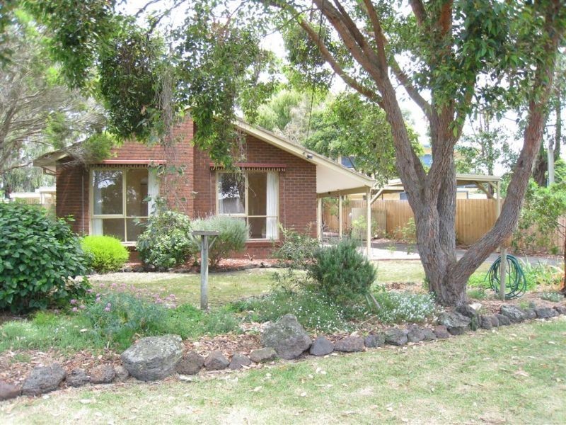 24 Hamilton Street, Safety Beach VIC 3936