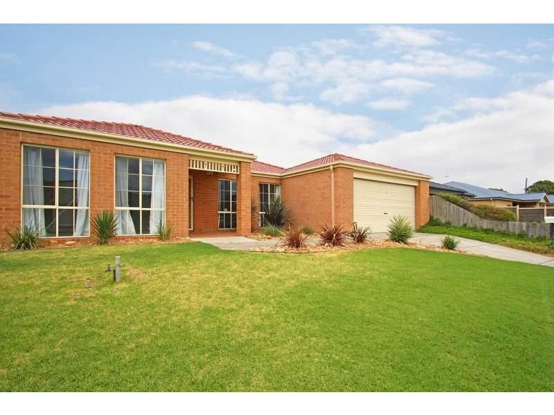 33 Sunningdale Road, Rosebud VIC 3939