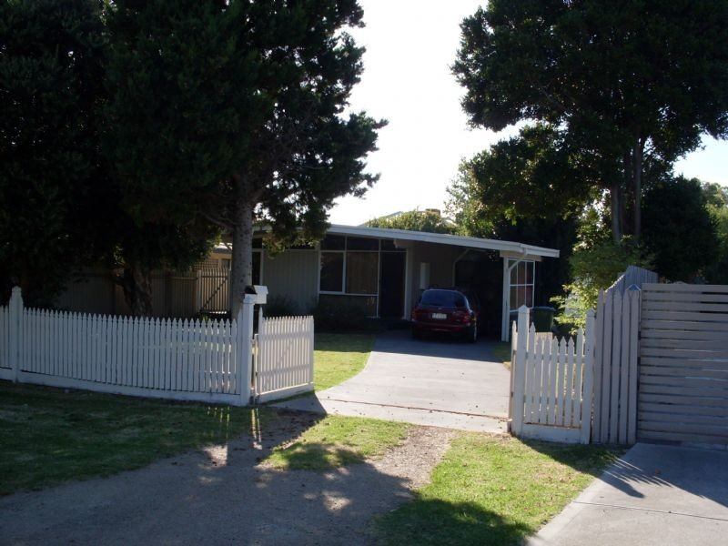 170 Dromana Parade, Safety Beach VIC 3936