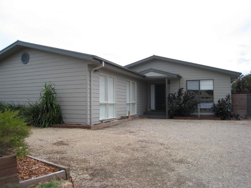 26 Lake View Drive, Safety Beach VIC 3936