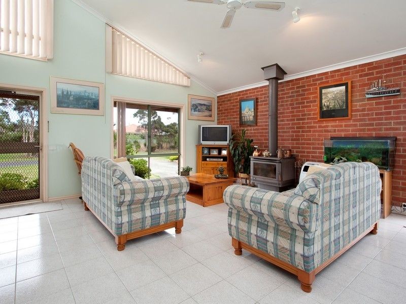 13 Woodlands Grove, Safety Beach VIC 3936