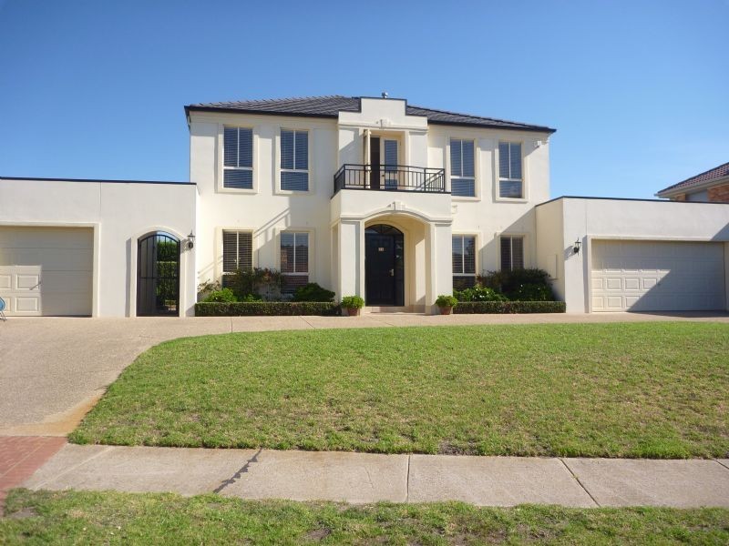 34 Victoria Street, Safety Beach VIC 3936