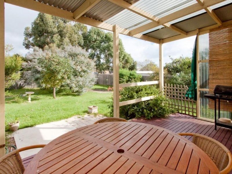 24 Coveside Avenue, Safety Beach VIC 3936