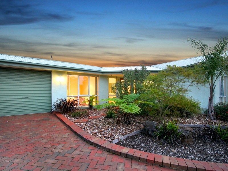 18 Valley Court, Safety Beach VIC 3936