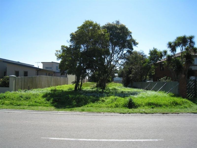 33 Dromana Parade, Safety Beach VIC 3936