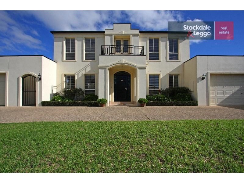 34 Victoria Street, Safety Beach VIC 3936