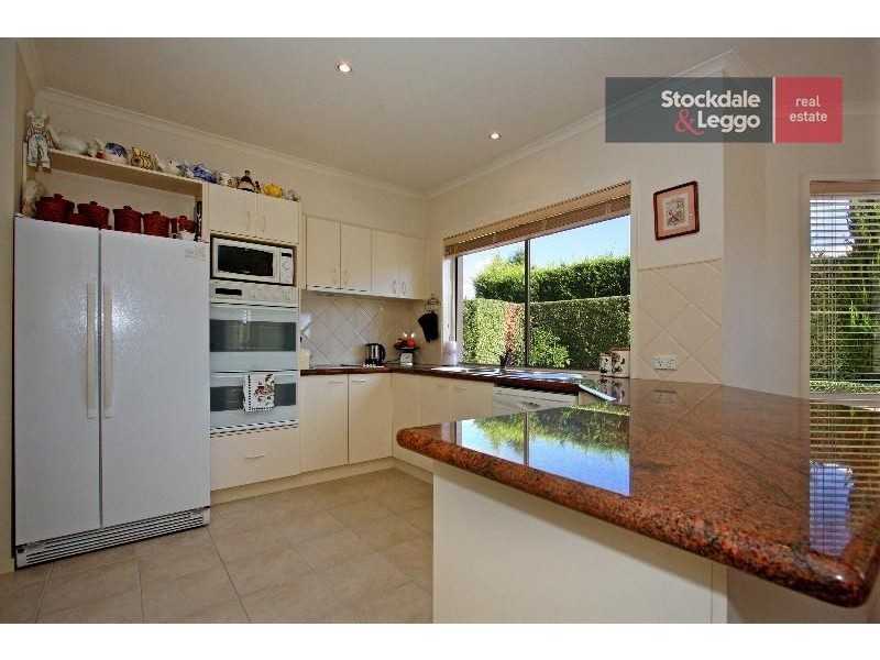 34 Victoria Street, Safety Beach VIC 3936