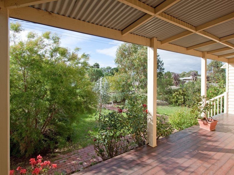 24 Coveside Avenue, Safety Beach VIC 3936