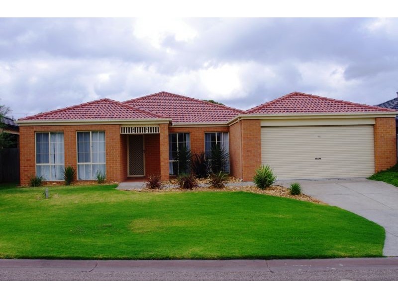 33 Sunningdale Road, Rosebud VIC 3939