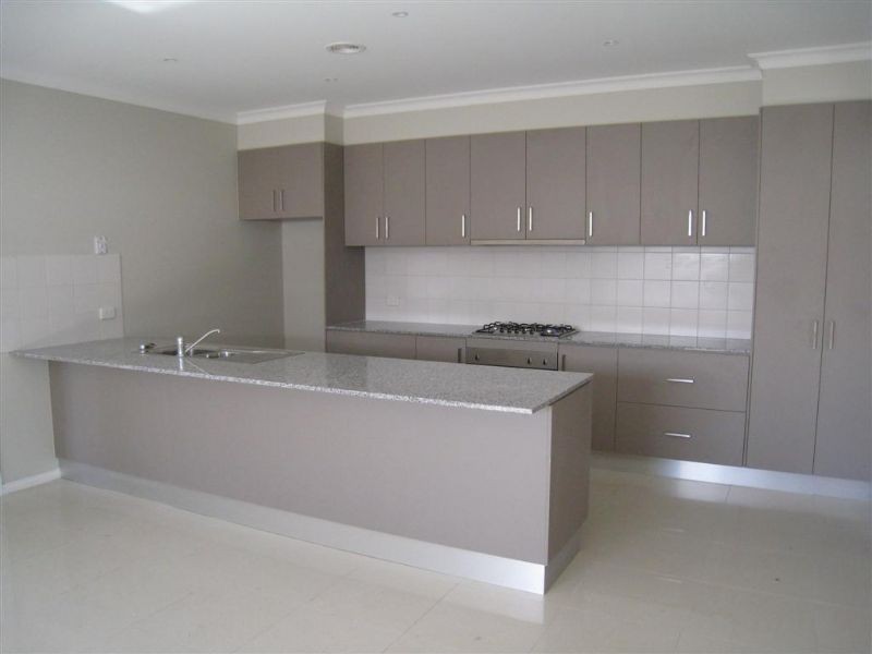 2/30 Rosalie Avenue, Dromana VIC 3936