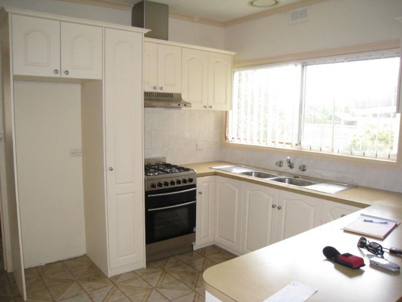 24 Clyde Road, Safety Beach VIC 3936