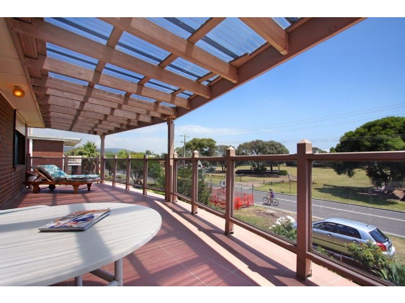 212 Dromana Parade, Safety Beach VIC 3936