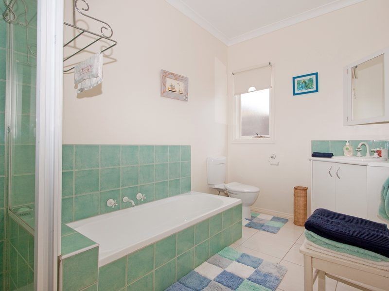 24 Coveside Avenue, Safety Beach VIC 3936