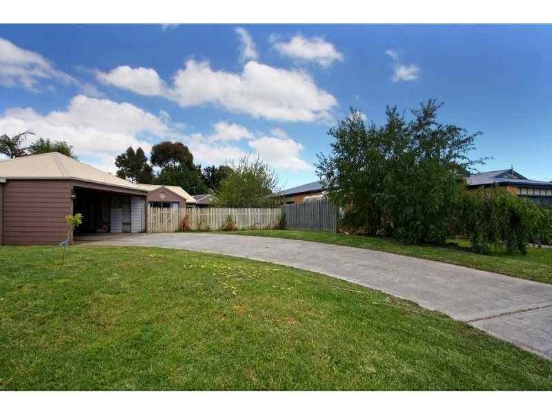 22 Lakeside Court, Safety Beach VIC 3936