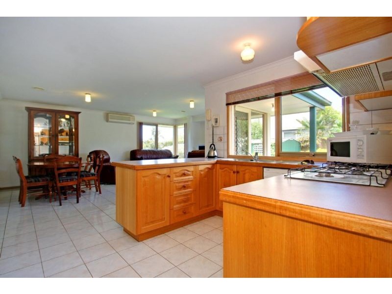 30 Lake View Drive, Safety Beach VIC 3936