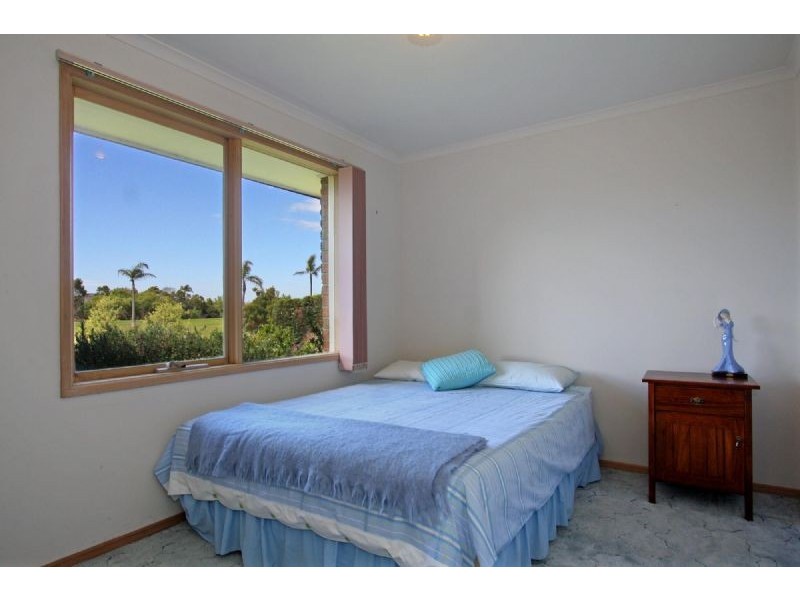 30 Lake View Drive, Safety Beach VIC 3936