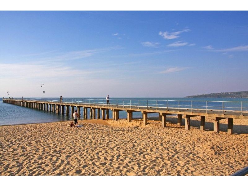 Upper/27 Dromana Parade, Safety Beach VIC 3936