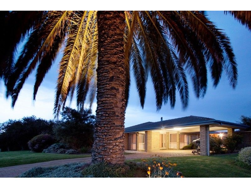 27 Fairway Drive, Safety Beach VIC 3936