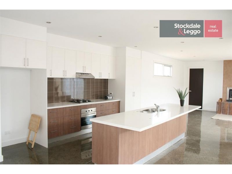 11 Mariner Place, Safety Beach VIC 3936