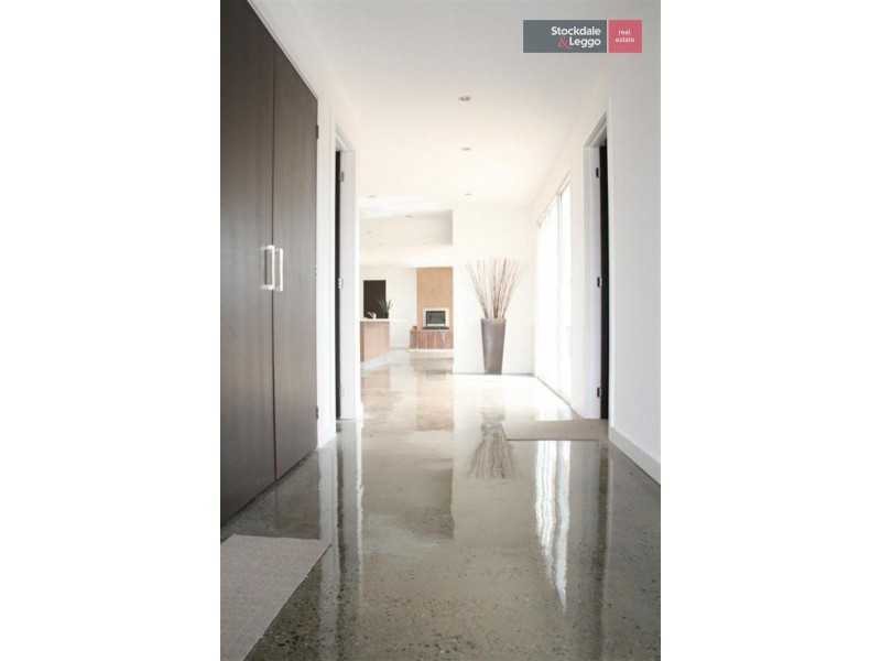 11 Mariner Place, Safety Beach VIC 3936