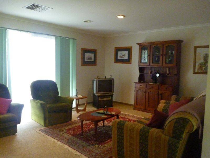 2/16 Macedon Avenue, Dromana VIC 3936