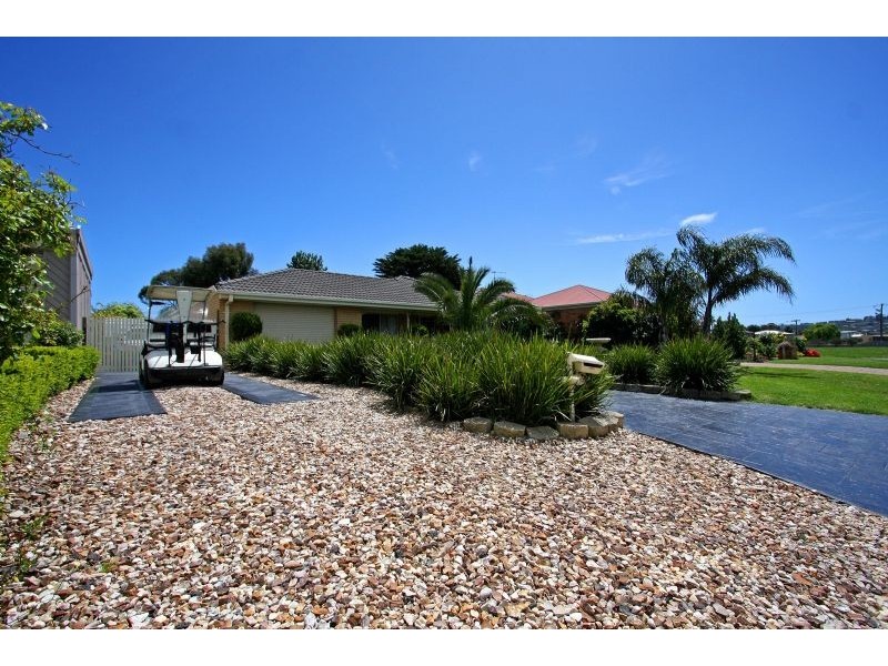 4 Golf Course Lane, Safety Beach VIC 3936