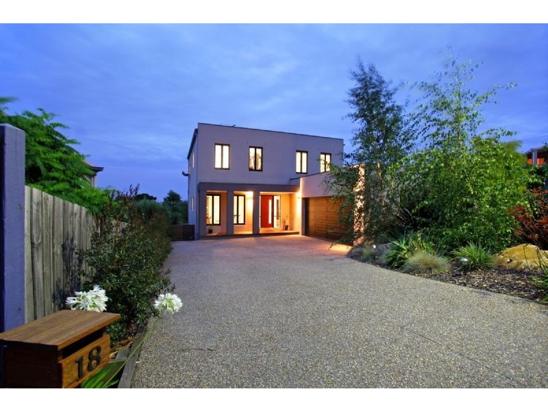 18 Edith Place, Dromana VIC 3936