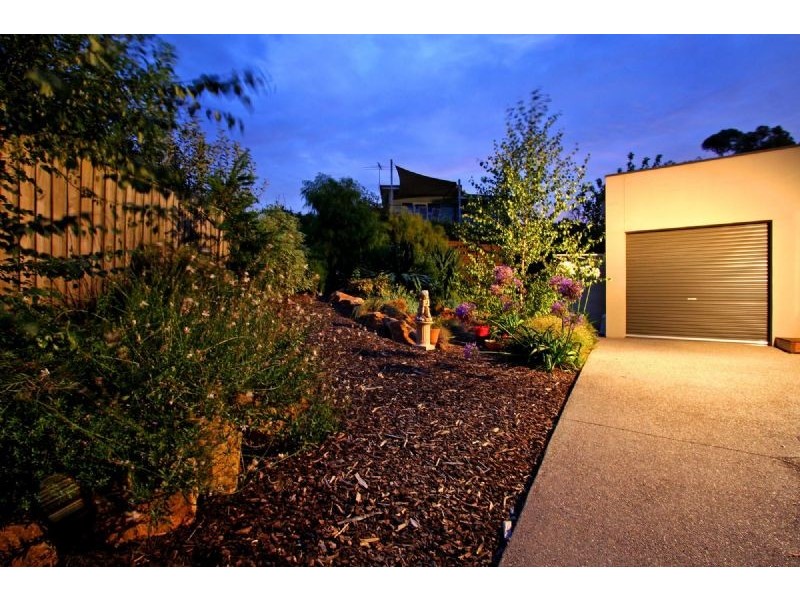18 Edith Place, Dromana VIC 3936