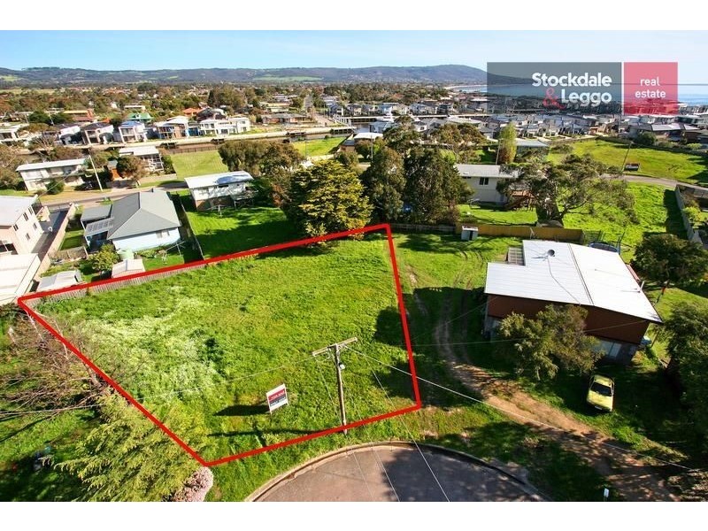 8 Omuna Court, Safety Beach VIC 3936