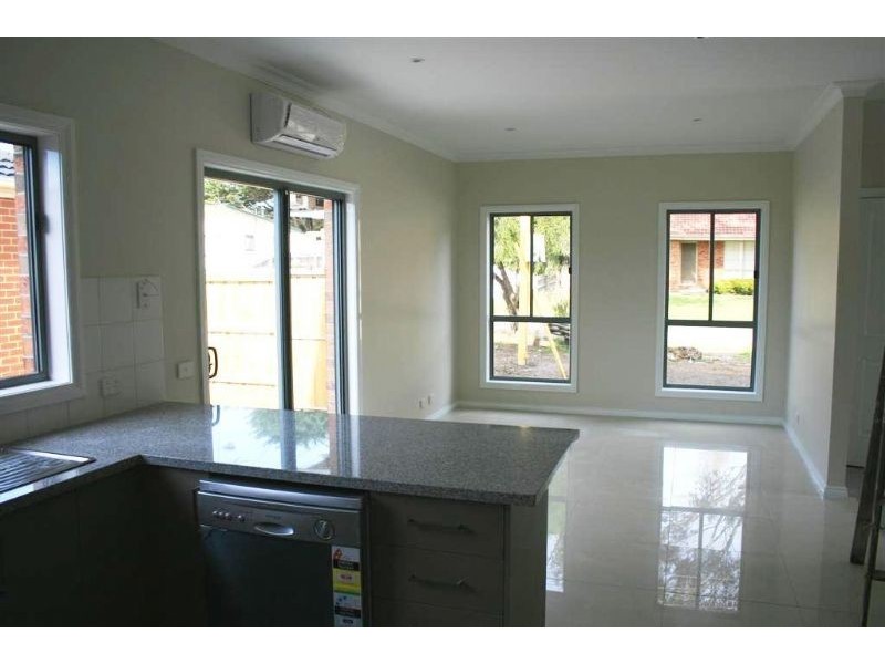 1/2 Watson Avenue, Dromana VIC 3936