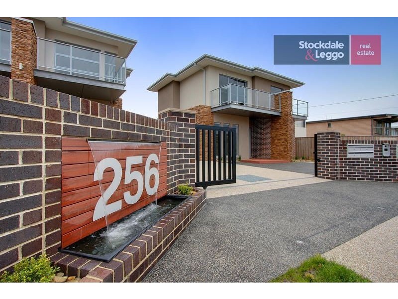 4/256 Dromana Parade, Safety Beach VIC 3936