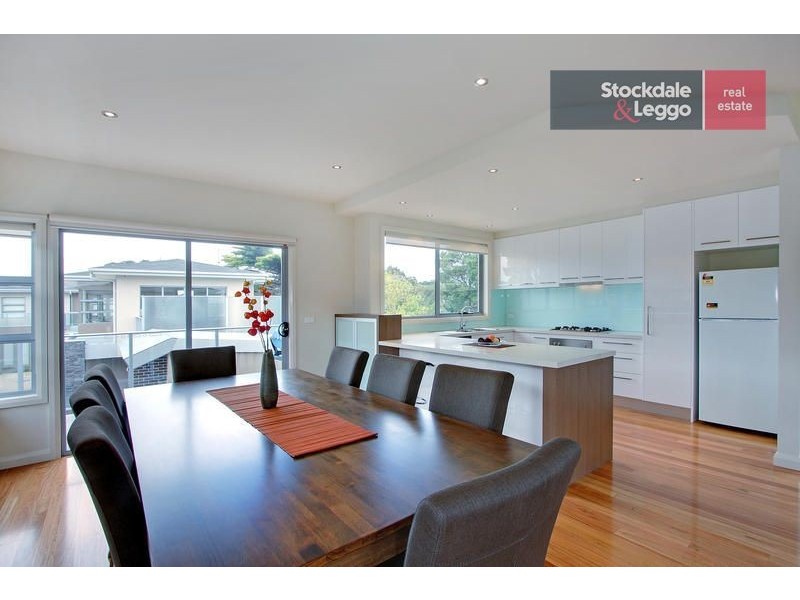 4/256 Dromana Parade, Safety Beach VIC 3936