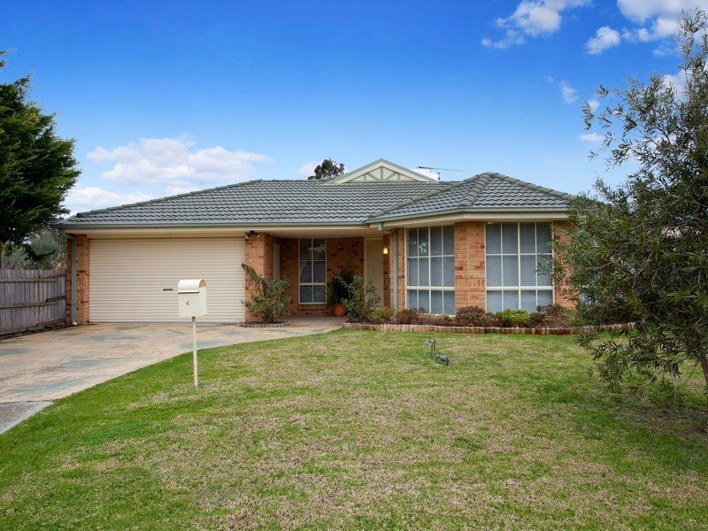 4 Victoria Crescent, Safety Beach VIC 3936