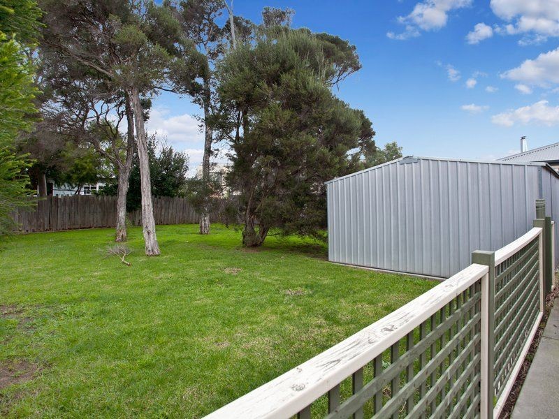 4 Victoria Crescent, Safety Beach VIC 3936