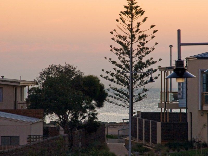 278 Dromana Parade, Safety Beach VIC 3936