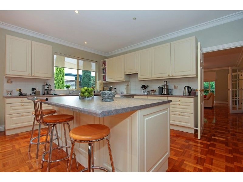 1 Ellinbank Crescent, Mornington VIC 3931
