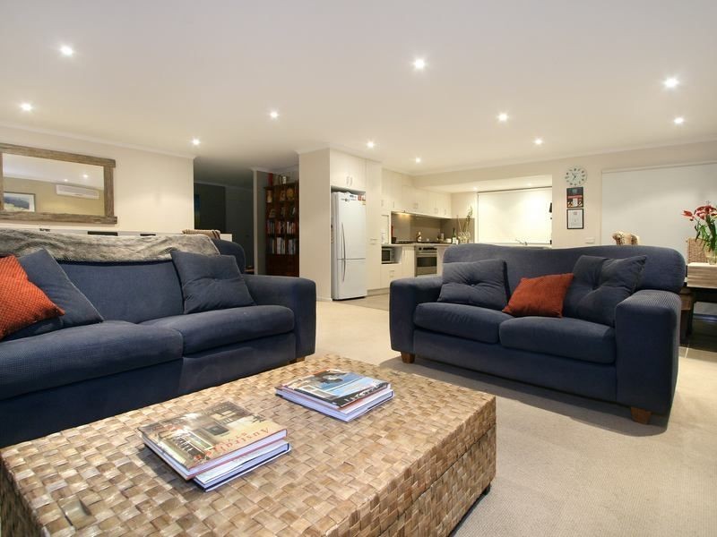 8 Evans Street, Safety Beach VIC 3936