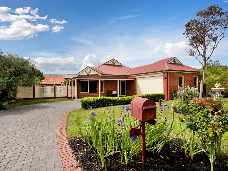 8 Moonlight Mews, Safety Beach VIC 3936