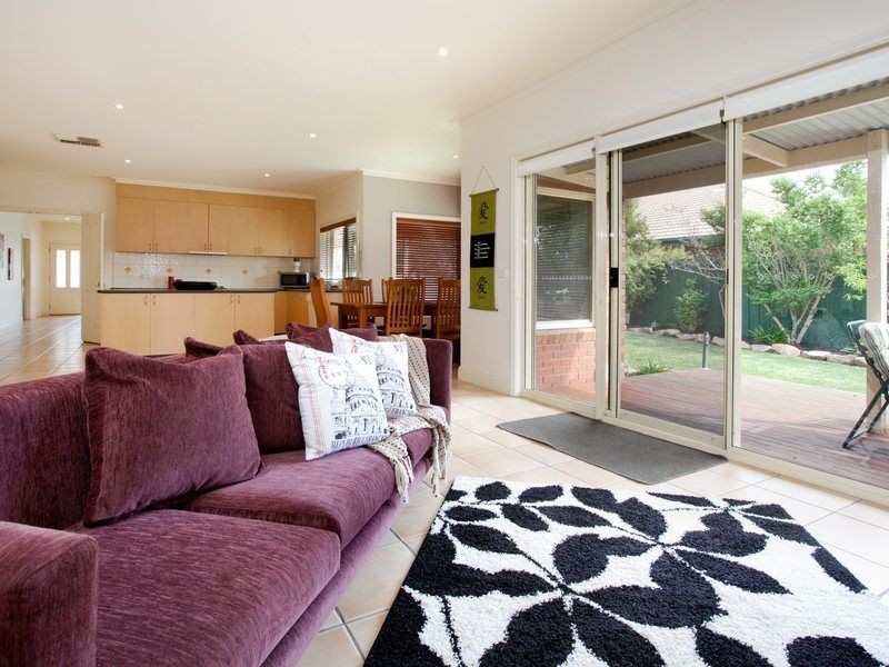 8 Moonlight Mews, Safety Beach VIC 3936