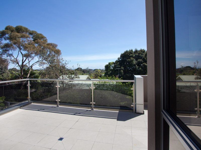 2/45 The Avenue, Mccrae VIC 3938